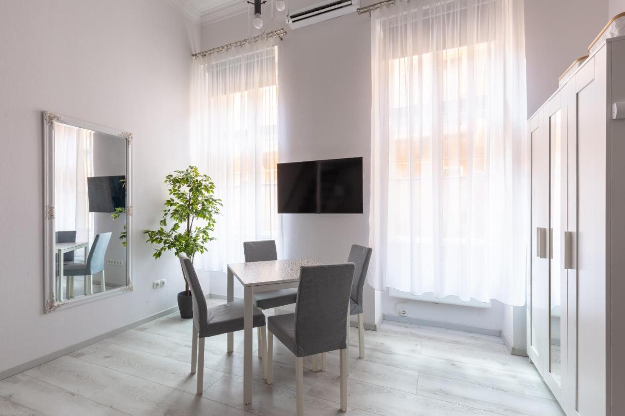 בודפשט Standard Apartment By Hi5-Relax With Style Studio מראה חיצוני תמונה
